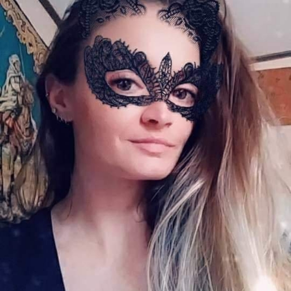 Meet your Posher, Serrita - Picture 2 of 4